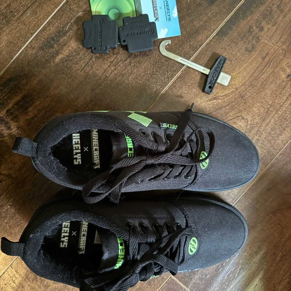Minecraft Heelys - Picture 4 of 9